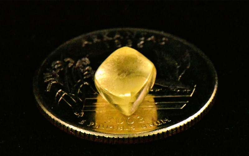 4.38 carat yellow diamond
