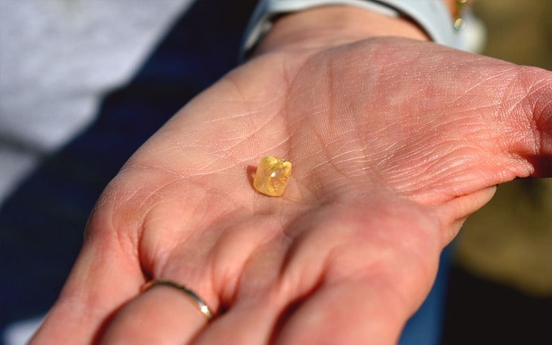 4.38 carat yellow diamond