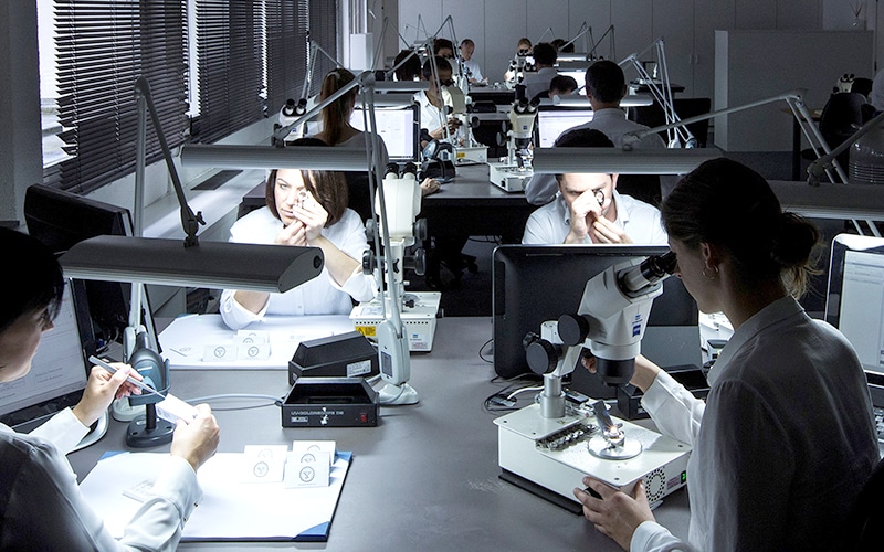 IGI Gemologists tell your diamond's story with certification and grading